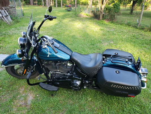 7" Solo Luggage Rack for H-D Heritage Softail Classic & Softail Deluxe Models 2018 & Up. Glossy black finish.