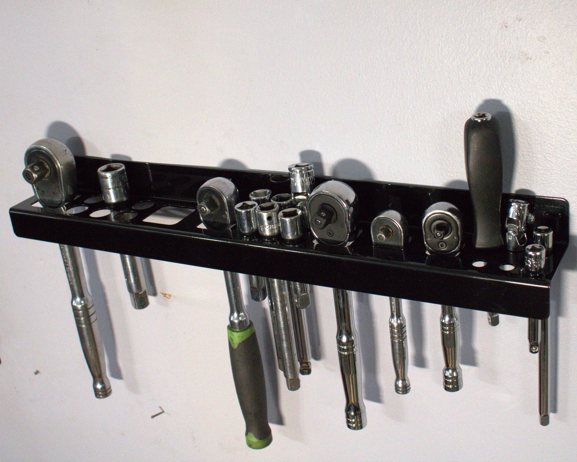 Heavy‑Duty Ratchet & Extension Holder — 18‑Gauge Steel