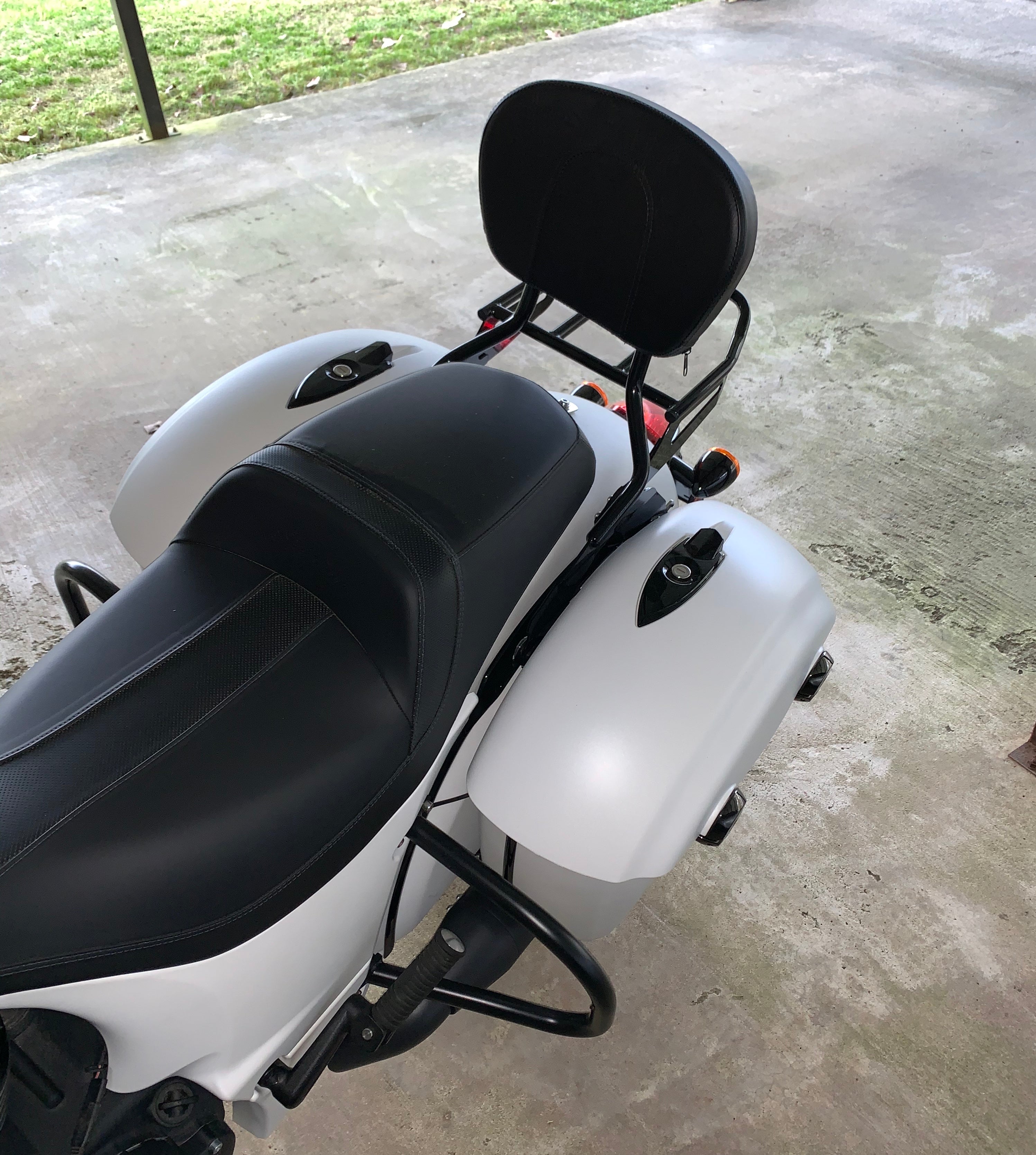Short gloss black Backrest with pad for Indian models